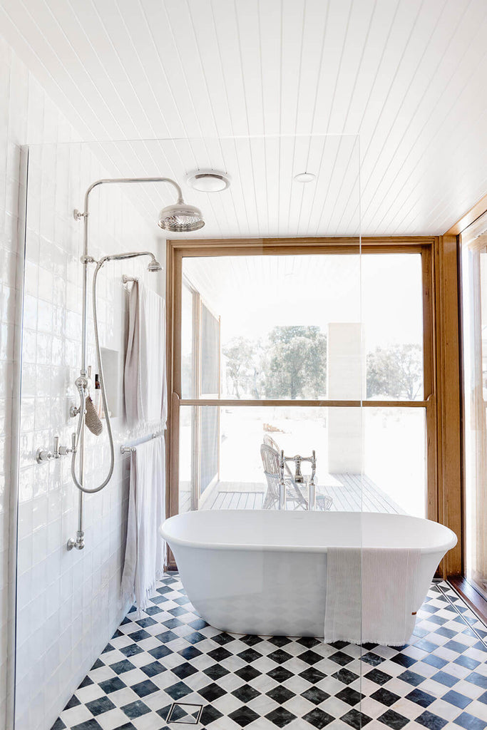 Turner Hastings Blanche 162 TitanCast Bath - Satin Silk White