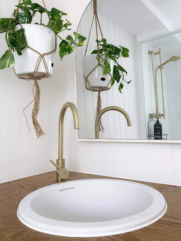 Turner Hastings Cuisine Round 47 Inset / Undermount Fireclay Sink - Gloss White