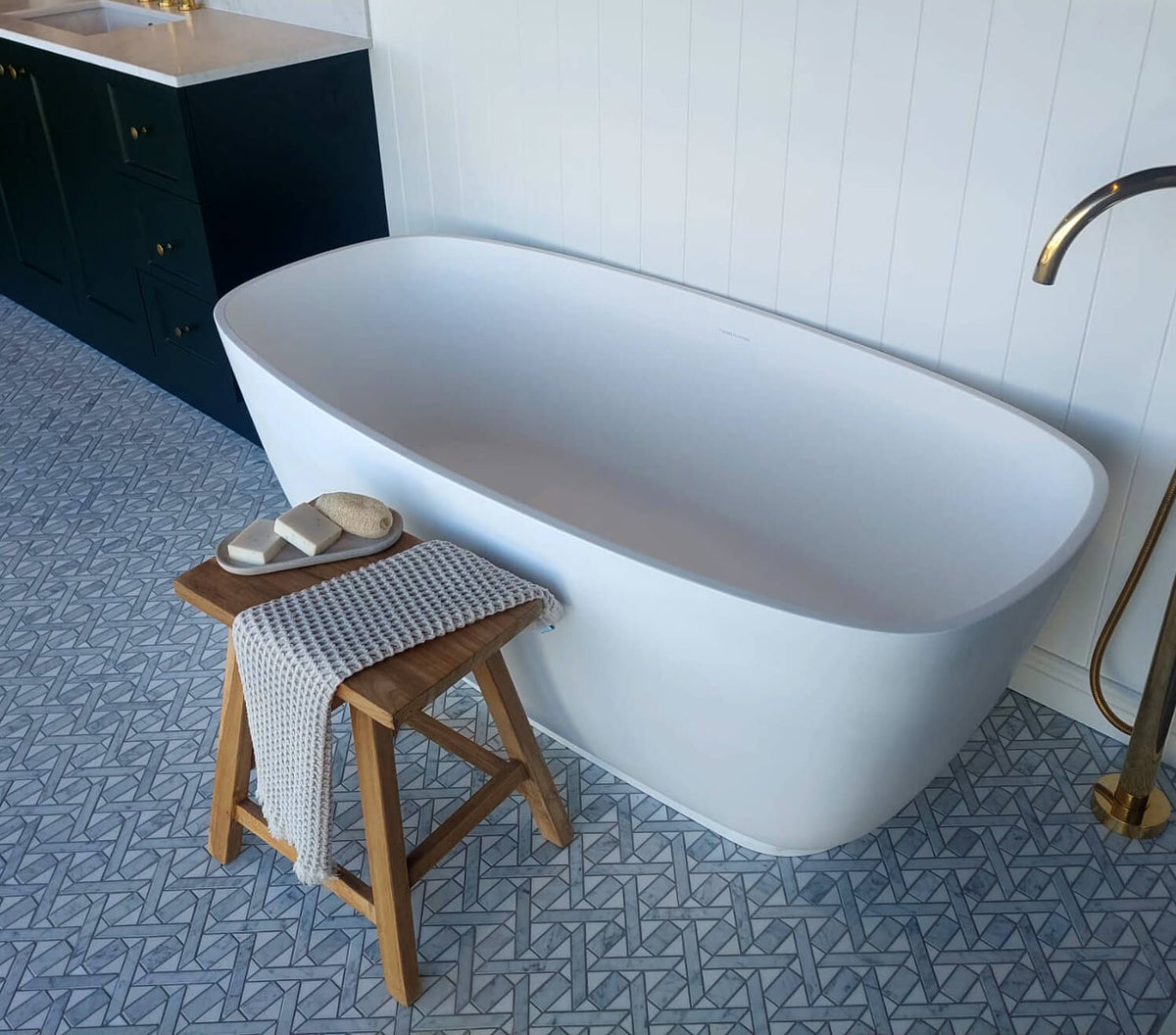 Turner Hastings Maldon 150x72 TitanCast Solid Surface Freestanding Bat