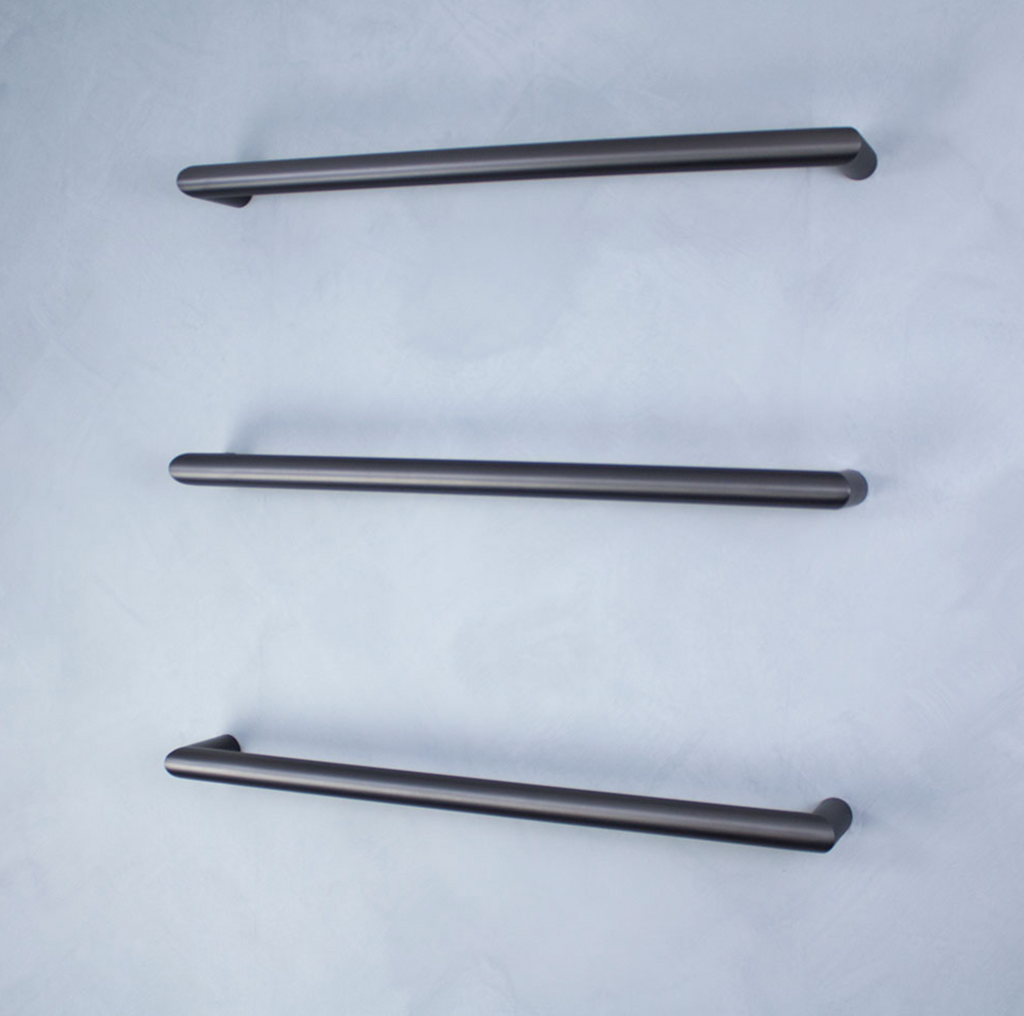 Radiant Heating Single Round Bar 12V Heated Towel Rail Gunmetal Grey 650