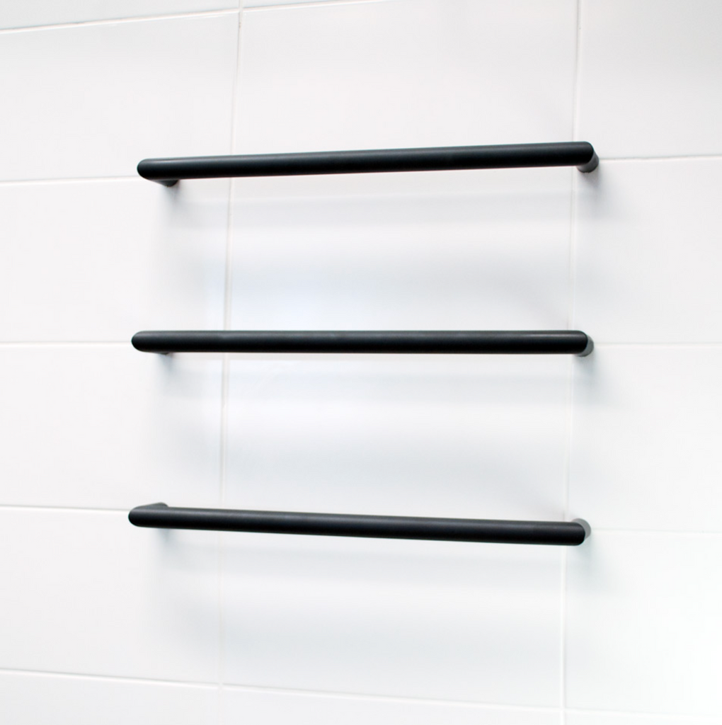 Radiant Heating Single Round Bar 12V Heated Towel Rail Matte Black 800