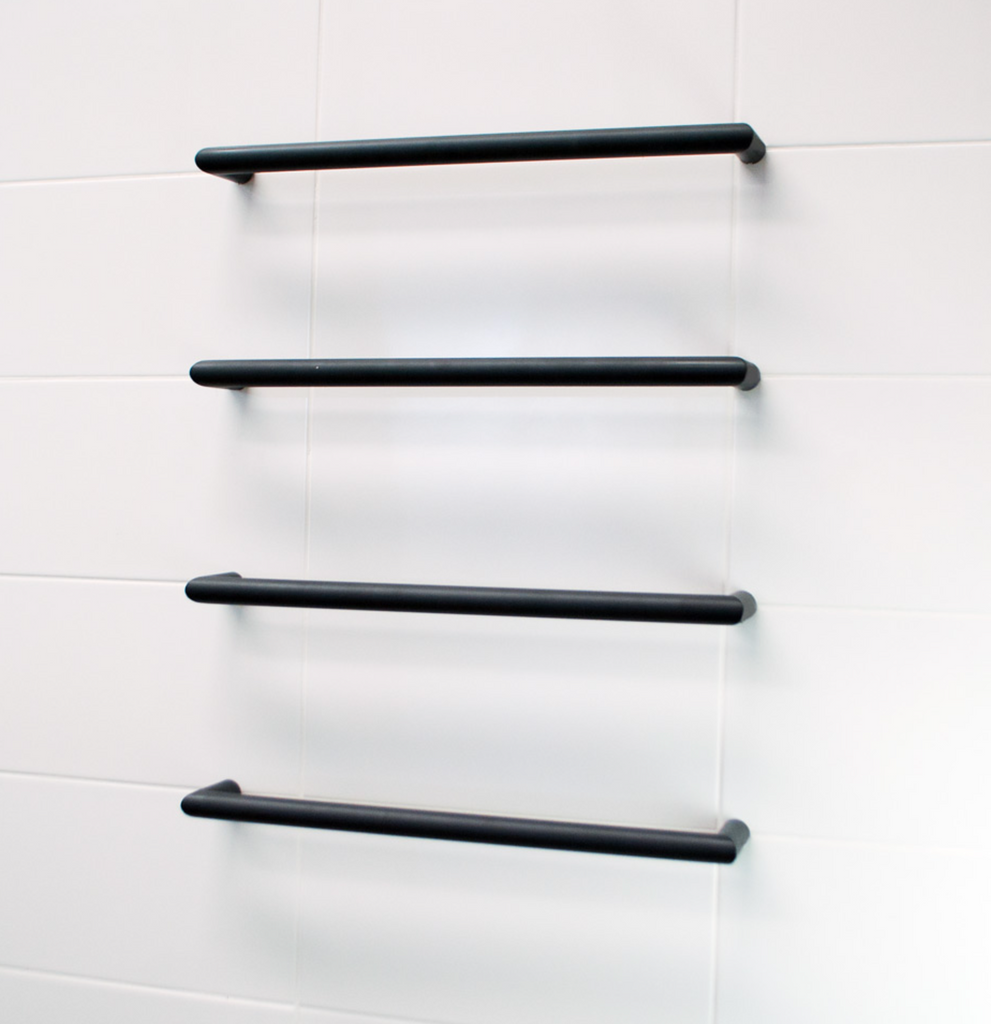Radiant Heating Single Round Bar 12V Heated Towel Rail Matte Black 650