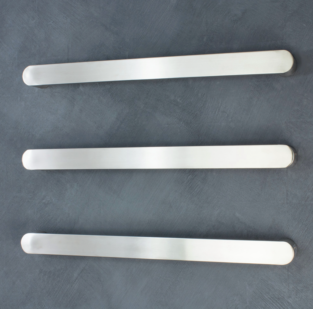 Radiant Heating Curved Single Bar 12V Heated Towel Rail Brushed Satin 800