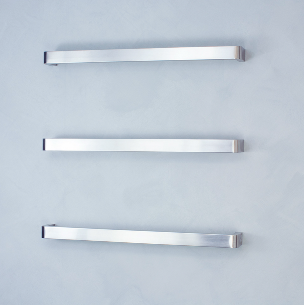 Radiant Heating Curved Edge Single Bar 12V Heated Towel Rail Brushed Satin 800