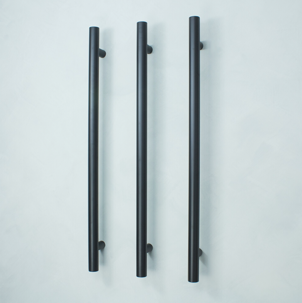 Radiant Heating Vertical Round Bars 12V Heated Towel Rails Matte Black 40 x 950