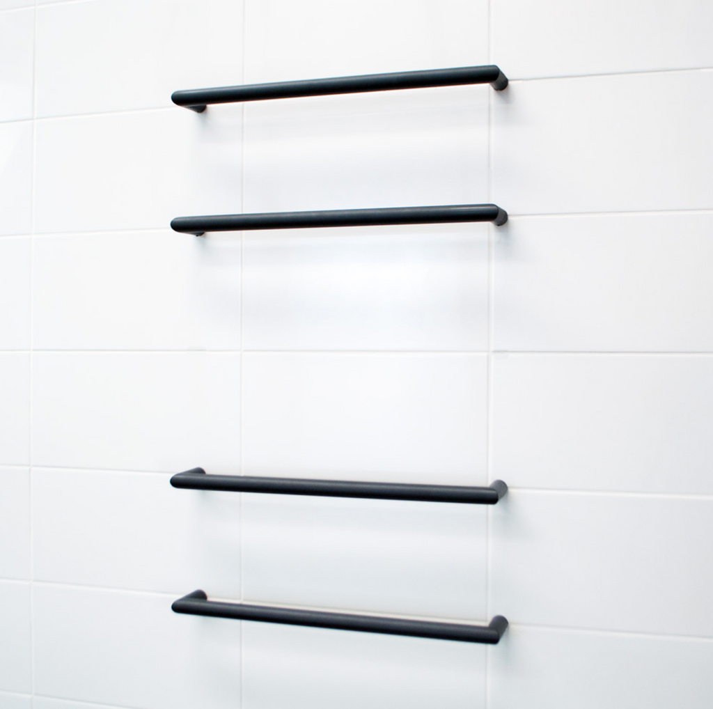 Radiant Heating Single Round Bar 12V Heated Towel Rail Matte Black 650