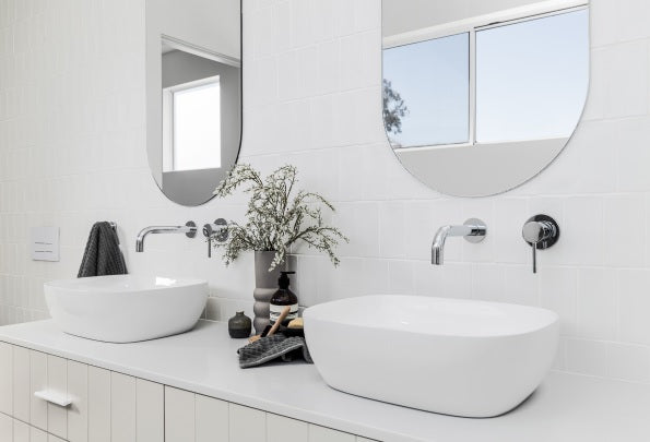 Meir Round Curved Spout - Shadow