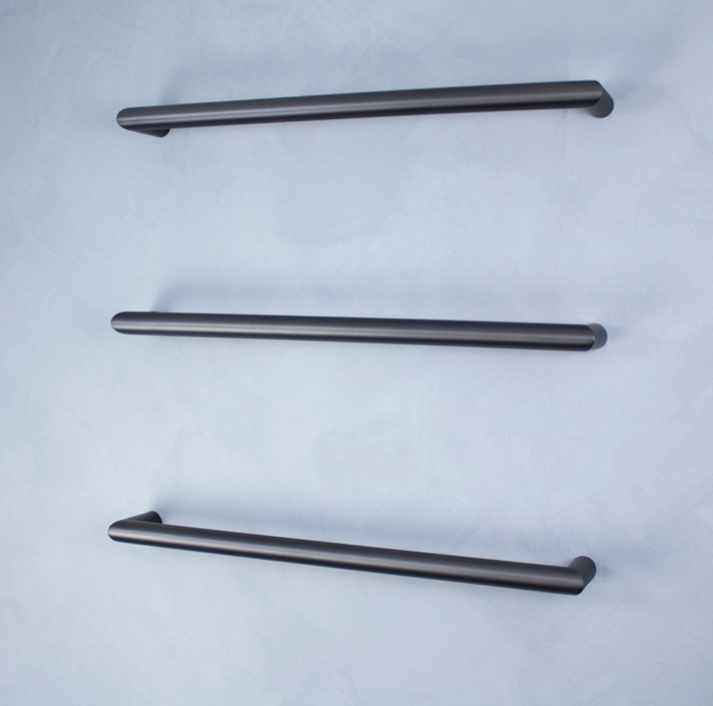 Radiant Heating Single Round Bar 12V Heated Towel Rail Gunmetal Grey 800