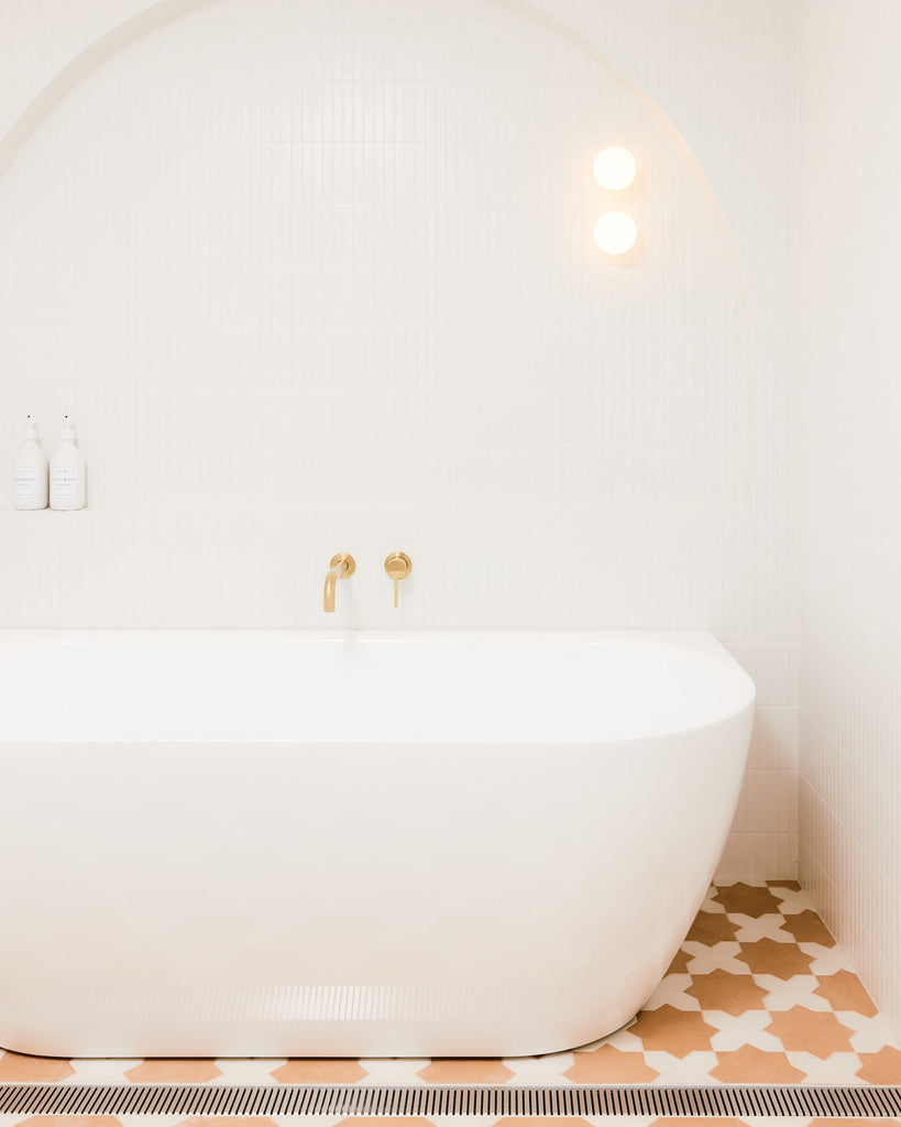 ADP Glacier Back-To-Wall Bath - Matte White