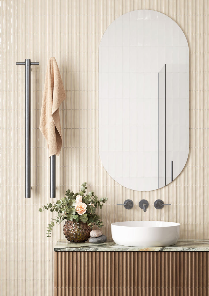 Thermogroup Round Vertical Single Heated Rail - Brushed Gun Metal