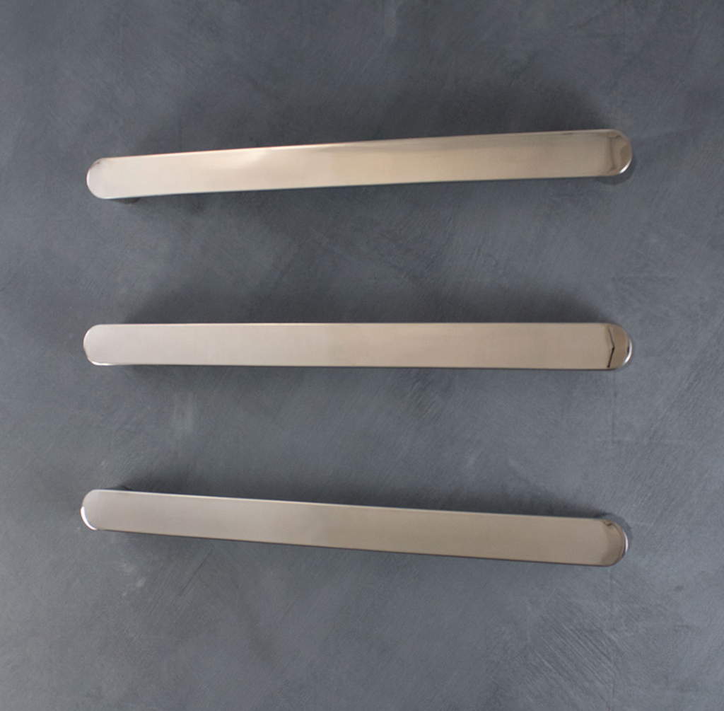Radiant Heating Curved Single Bar 12V Heated Towel Rail Polished 800