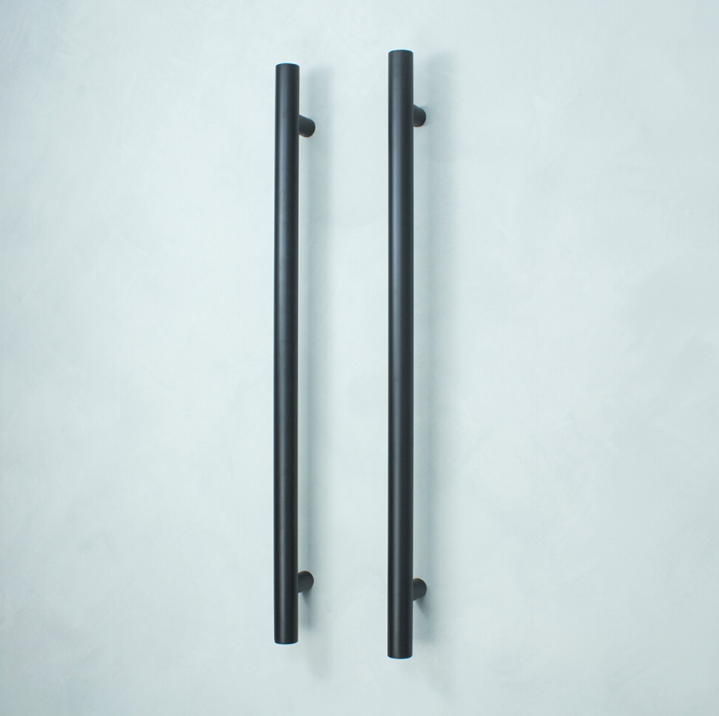 Radiant Heating Vertical Round Bars 12V Heated Towel Rails Matte Black 40 x 950